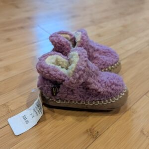 LL Bean NWT Cozy Purple Fleece Toddler Slippers!